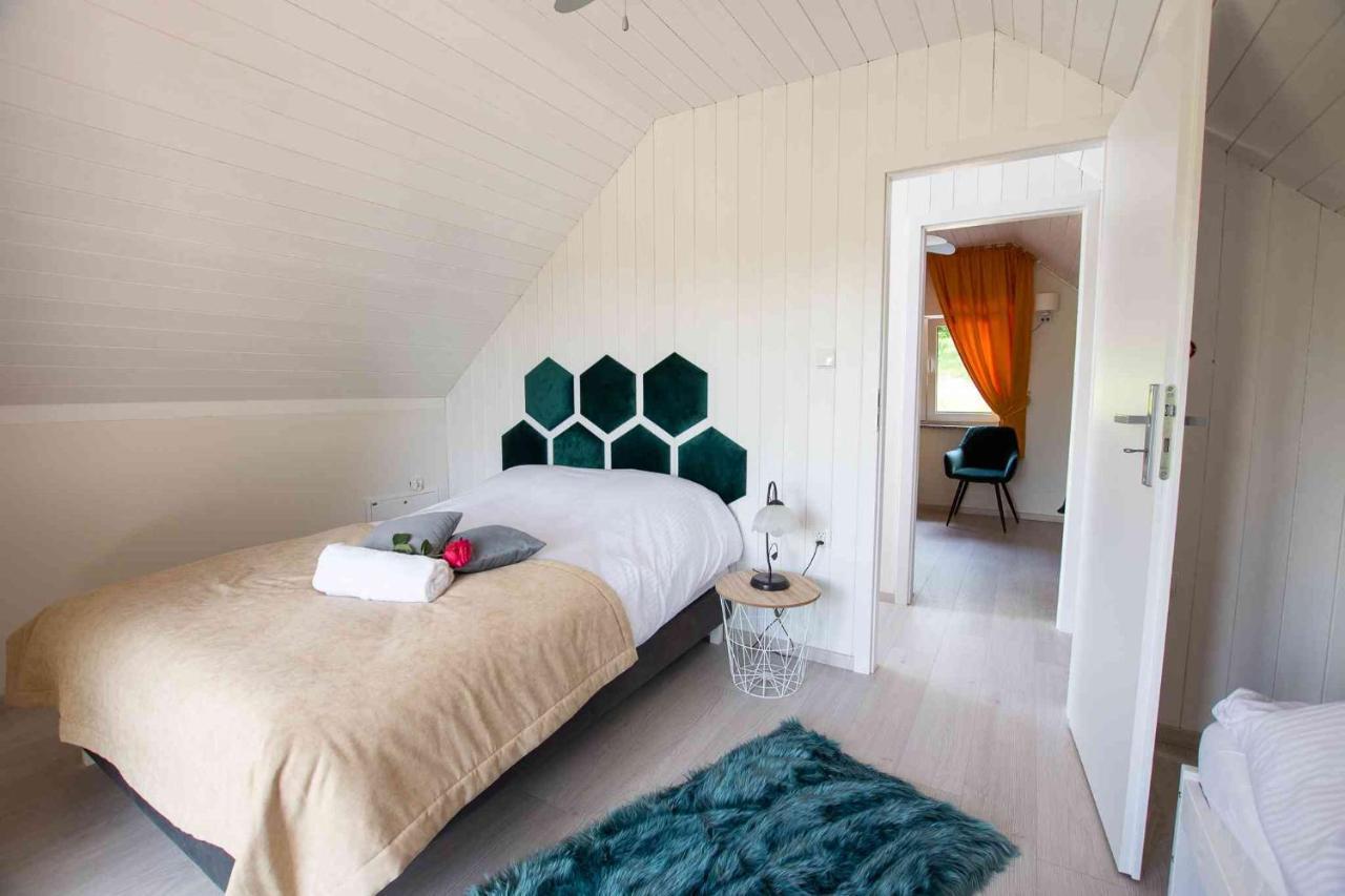 Resort Holiday Natural - Gosciniec Zacisze Chmielno Extérieur photo